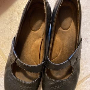 Hush Puppies Womens Shoes - Size 7 M